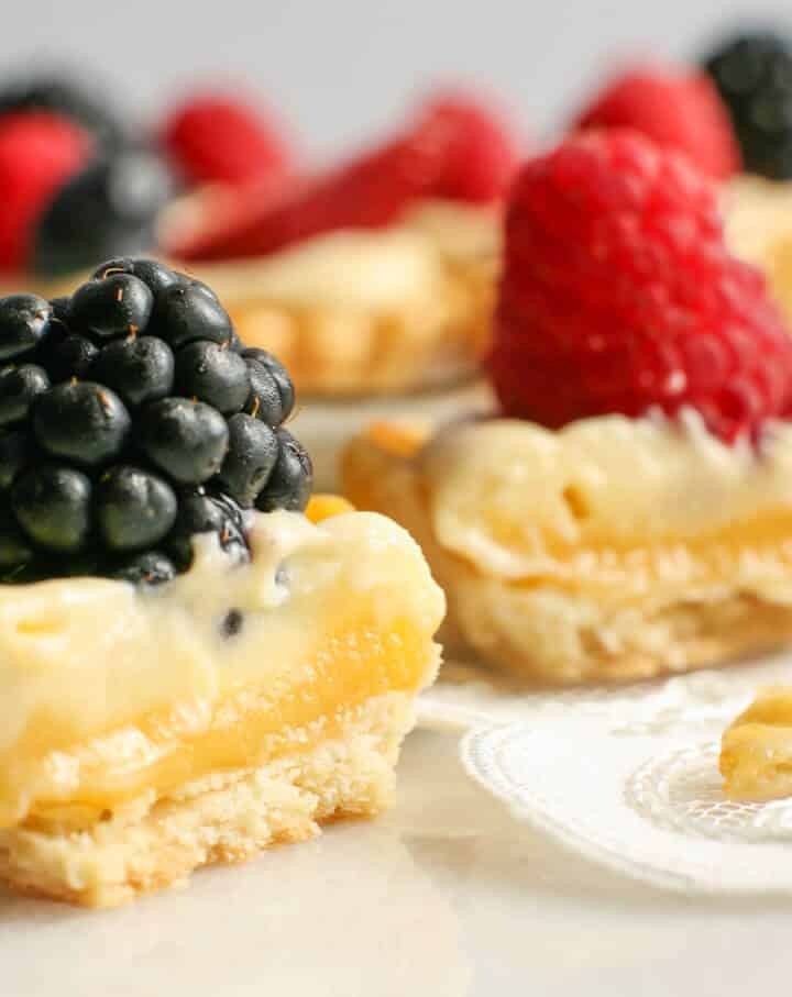 Berry Lemon Mascarpone Cream Tarts