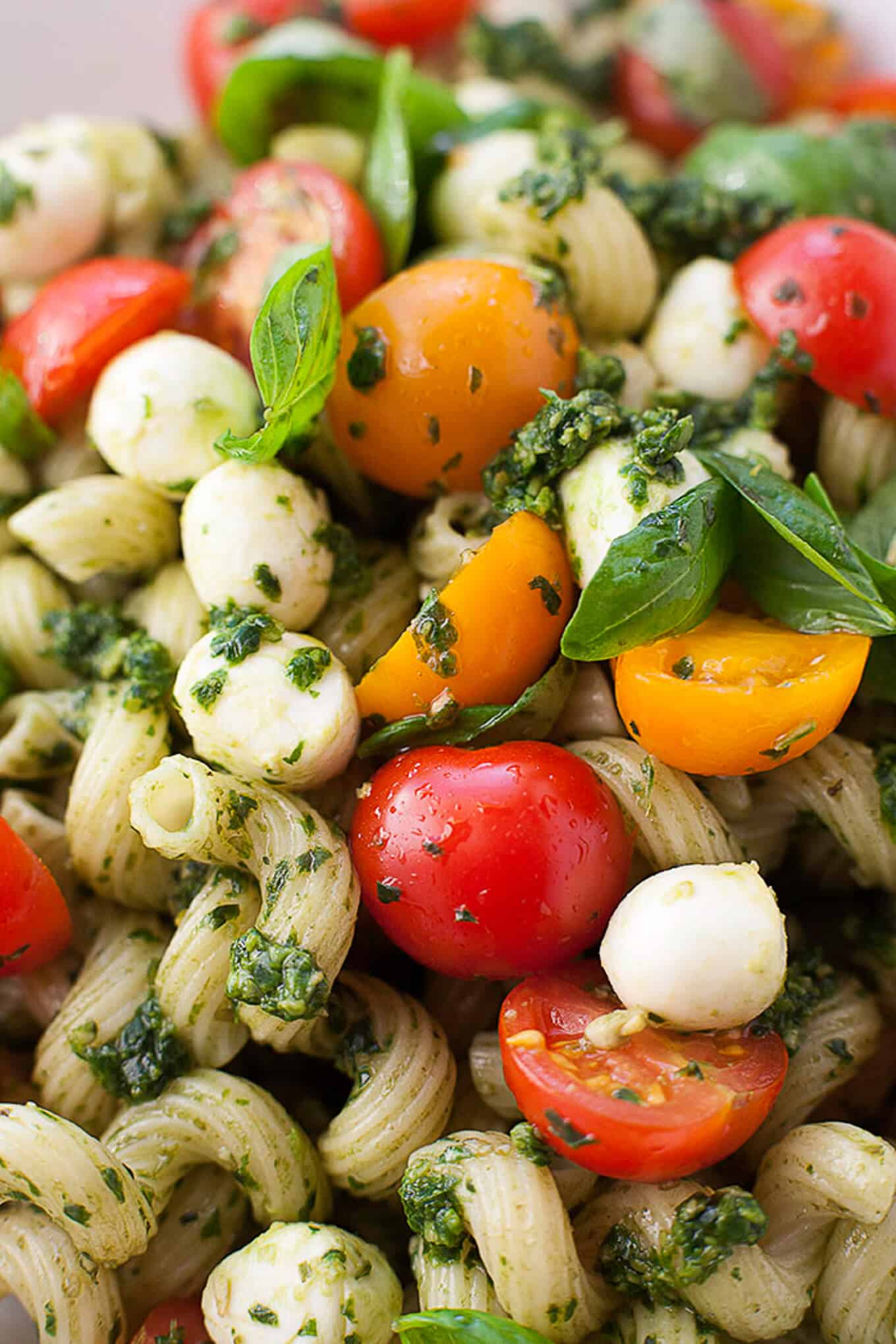 Caprese Pasta | Foodtasia