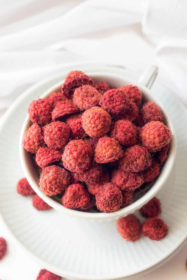 DIY Oven Dried Raspberries | Foodtasia