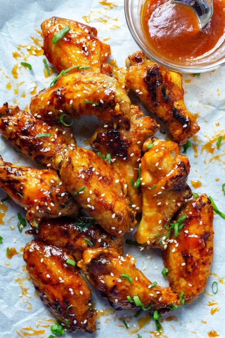 Baked Honey Sriracha Chicken Wings | Foodtasia