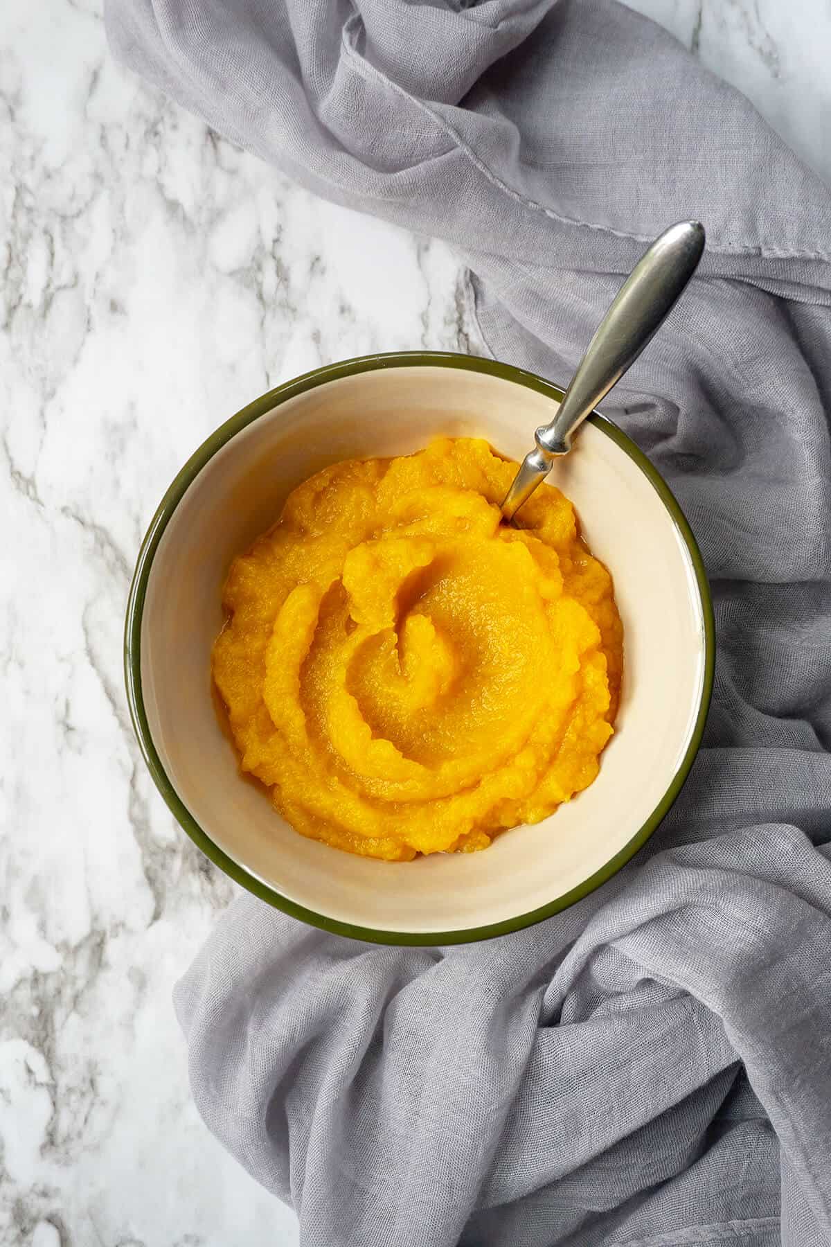 Homemade Pumpkin Puree | Foodtasia