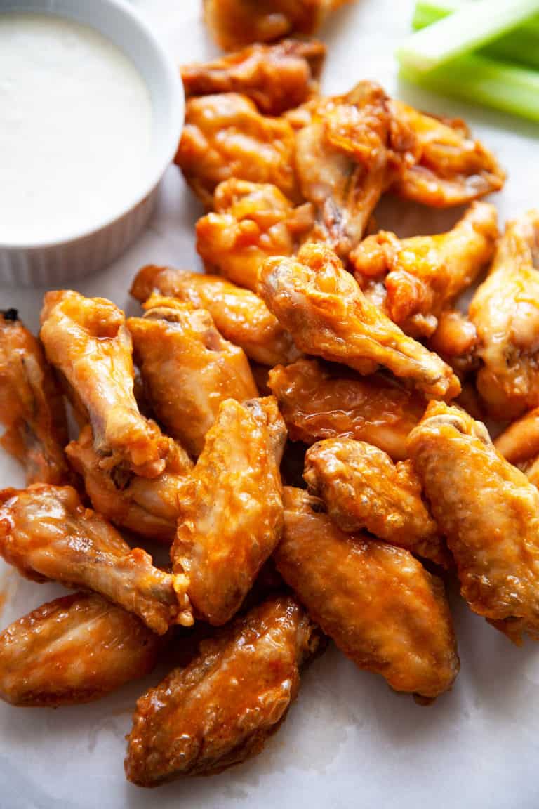 Super Crispy Baked Chicken Wings | Foodtasia