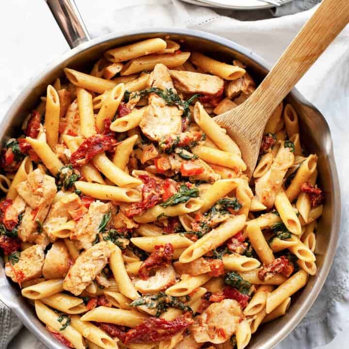 Creamy Tuscan Chicken Pasta | Foodtasia