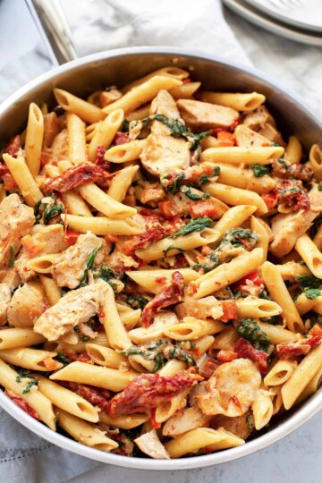 Creamy Tuscan Chicken Pasta | Foodtasia