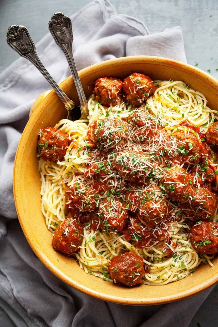 Spaghetti and Meatballs | Foodtasia