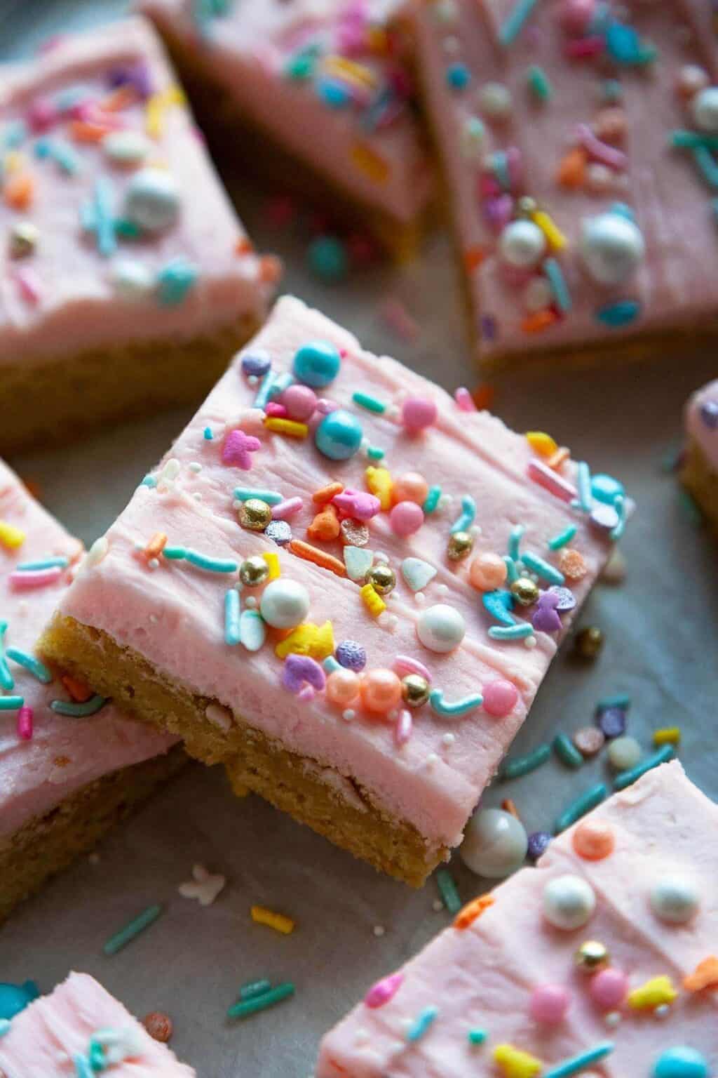 Frosted Sugar Cookie Bars Recipe | Foodtasia