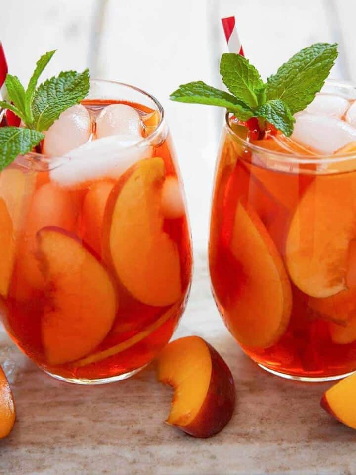 glasses of peach iced tea
