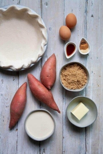 Southern Sweet Potato Pie ( BEST Recipe! ) | Foodtasia