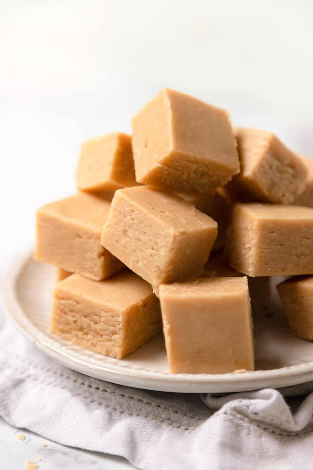 Easy Peanut Butter Fudge Recipe (VIDEO) BEST EVER! Foodtasia
