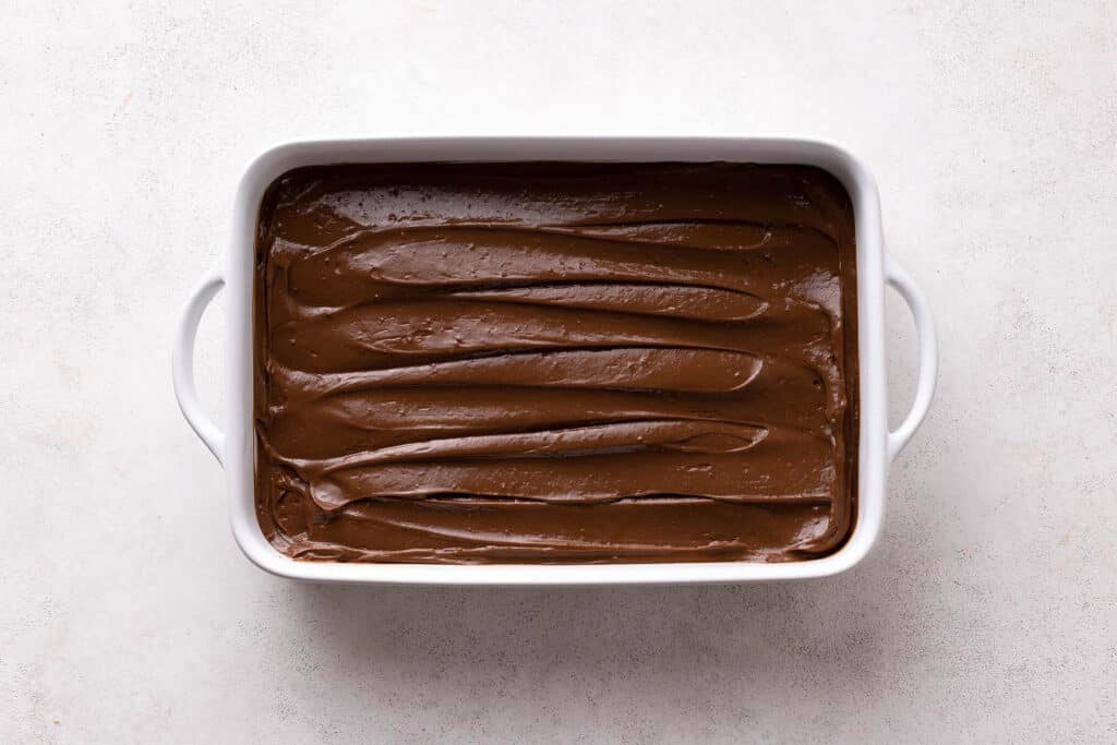 chocolate pudding layer in pan